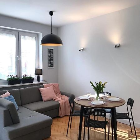 Klimatyczny Apartament Pod Ratuszem -Ul. Slaska 2 Częstochowa Екстериор снимка